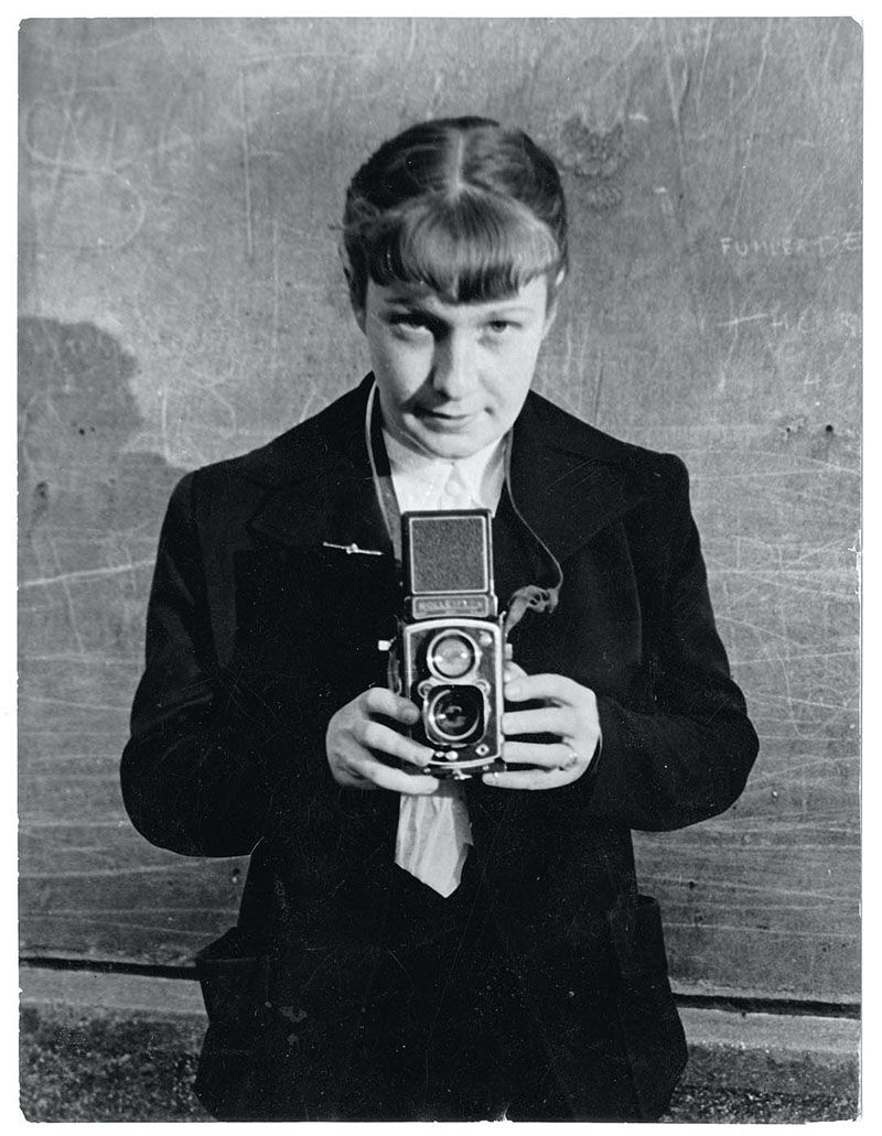 Sabine Weiss, Autoportrait, 1953 © Sabine Weiss